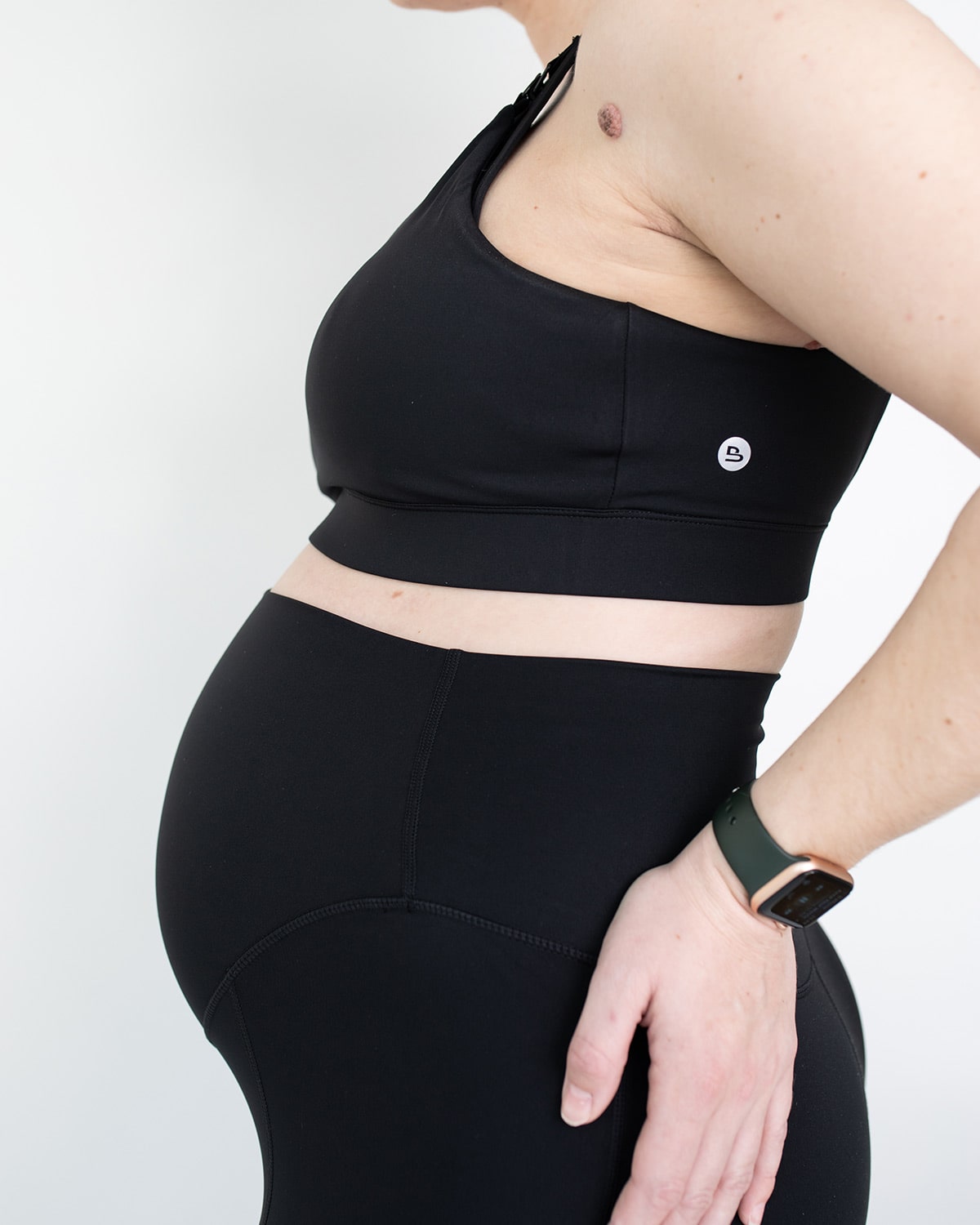 LULUWINGX Maternity Sports Bra Adjustable Supportive Wireless Padded Pregnancy  Bra for Yoga Walking Everyday Use (X-Small) Black : : Fashion